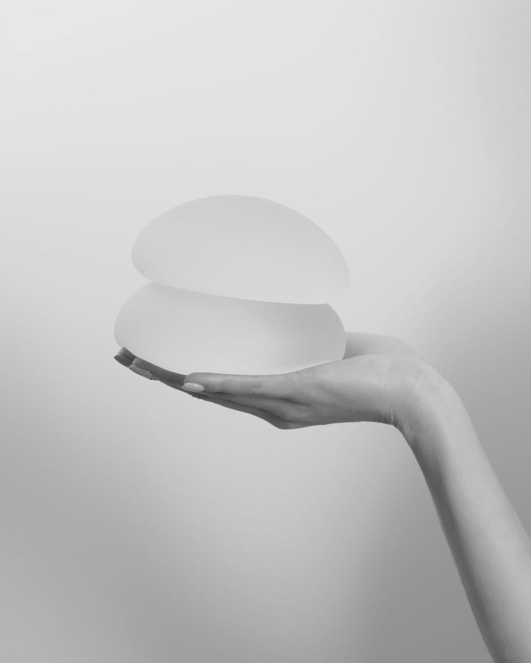 Wann ist eine Bruststraffung mit Implantat sinnvoll?